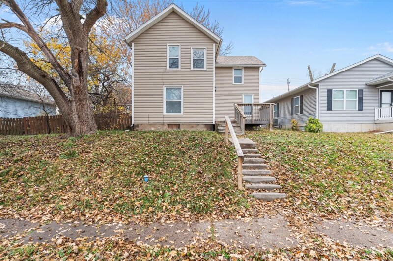 818 Charlotte St in Davenport, IA - Foto de edificio