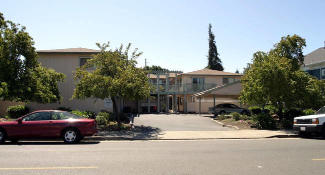 1247-1251 C St in Hayward, CA - Foto de edificio - Building Photo