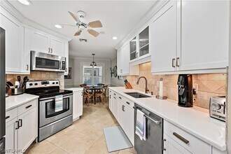 828 10th Ave S in Naples, FL - Building Photo - Building Photo