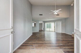 6326 Briar Terrace Dr in Houston, TX - Building Photo - Building Photo
