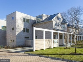 11 Greenview Ave in Princeton, NJ - Building Photo - Building Photo