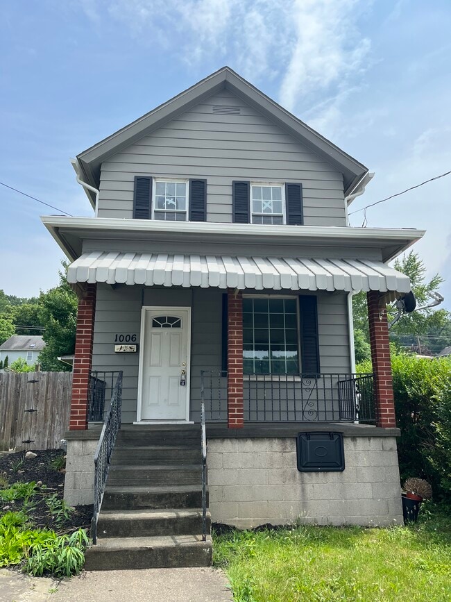 property at 1006 N 4th St