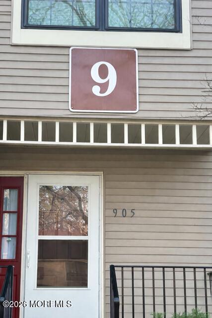 property at 905 Arlington Dr