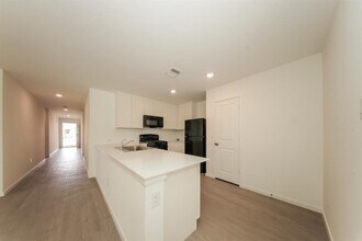 9116 SW 20th St in Oklahoma City, OK - Building Photo - Building Photo