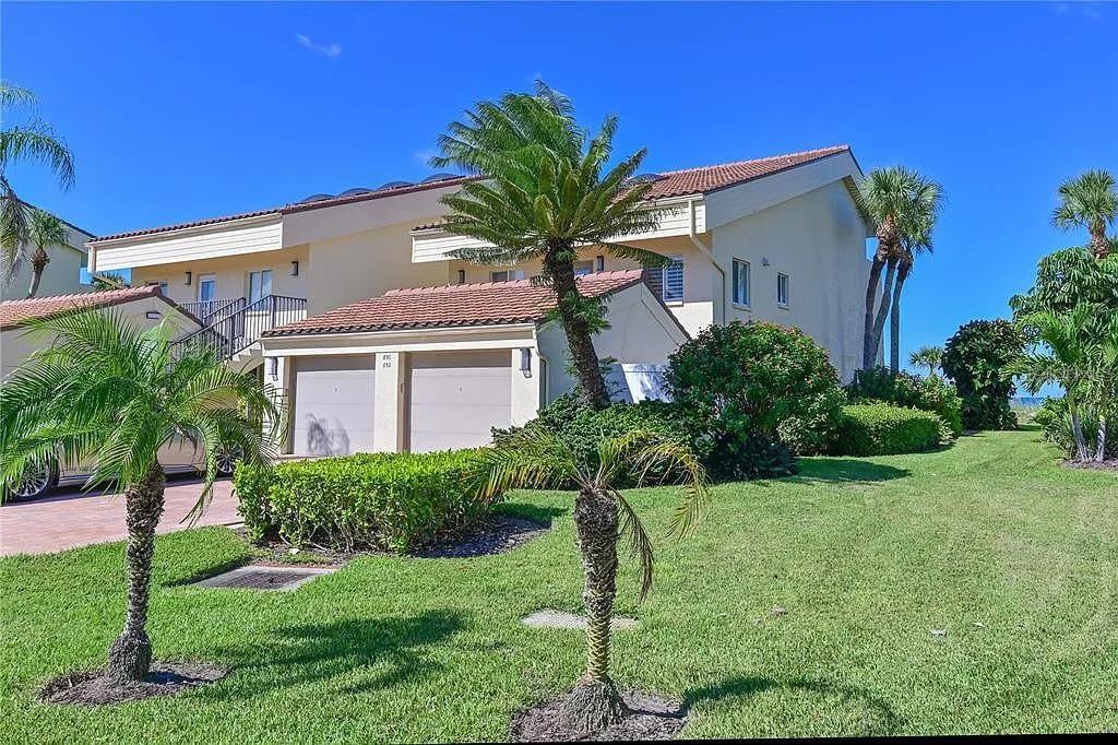 852 Golden Beach Blvd in Venice, FL - Building Photo