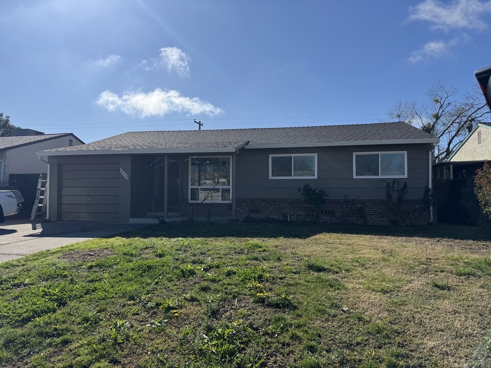 2036 Bowling Green Drive in Sacramento, CA - Building Photo