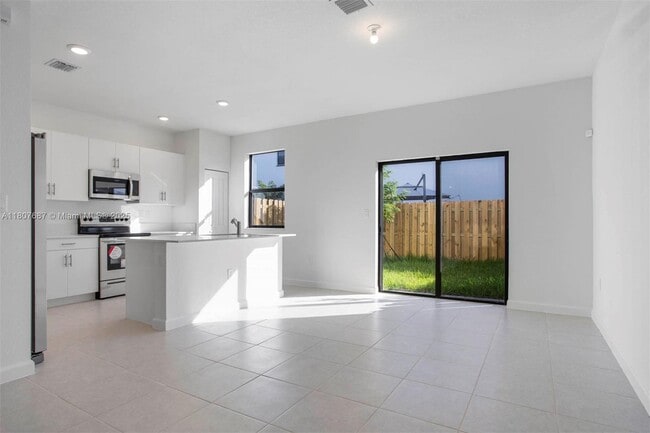 28617 SW 133rd Pl in Homestead, FL - Building Photo - Building Photo