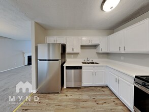 135 Kimberly Creek Pl in College Park, GA - Building Photo - Building Photo