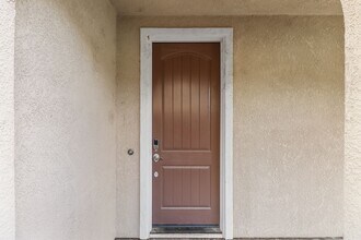 1007 Golden Sunray Terrace in Davis, CA - Building Photo - Building Photo