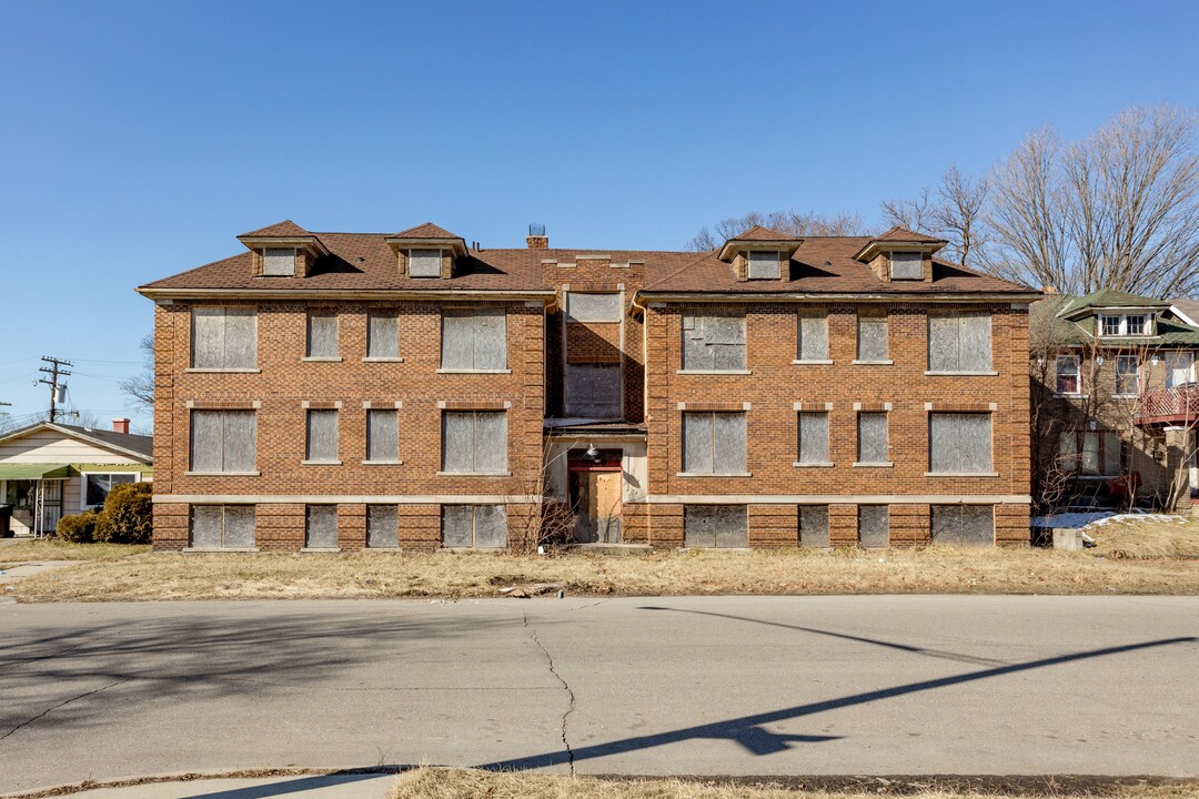 16159 Log Cabin St in Highland Park, MI - Building Photo