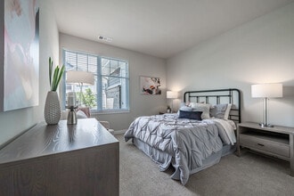 Seasons at Plainfield in Plainfield, IL - Building Photo - Interior Photo