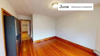 Private bedroom in 5 bed/1 bath Home in Boston, MA - Building Photo - Building Photo