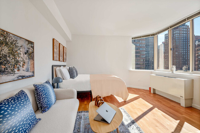 property at 1501 Lexington Ave