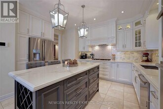 34 Firefly Rd in Brampton, ON - Building Photo - Building Photo