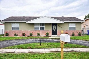 7714 SW 6th Ct in North Lauderdale, FL - Building Photo