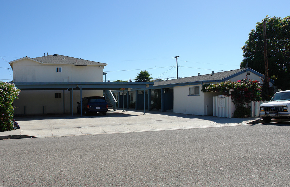 118 E C St in Port Hueneme, CA - Building Photo