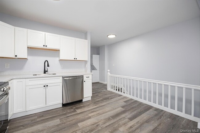 68 Clark St, Unit 2N in Poughkeepsie, NY - Building Photo - Building Photo