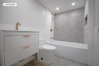 203 Sterling St in Brooklyn, NY - Building Photo - Building Photo