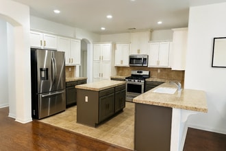 2423 Trapper St in Bakersfield, CA - Building Photo - Building Photo