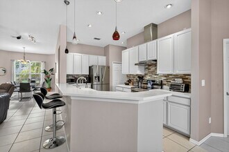 1106 Fraser Pine Blvd in Sarasota, FL - Building Photo - Building Photo