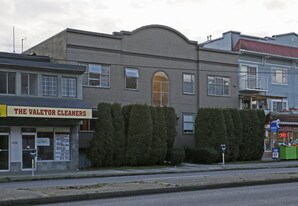Maple Gardens in Vancouver, BC - Building Photo