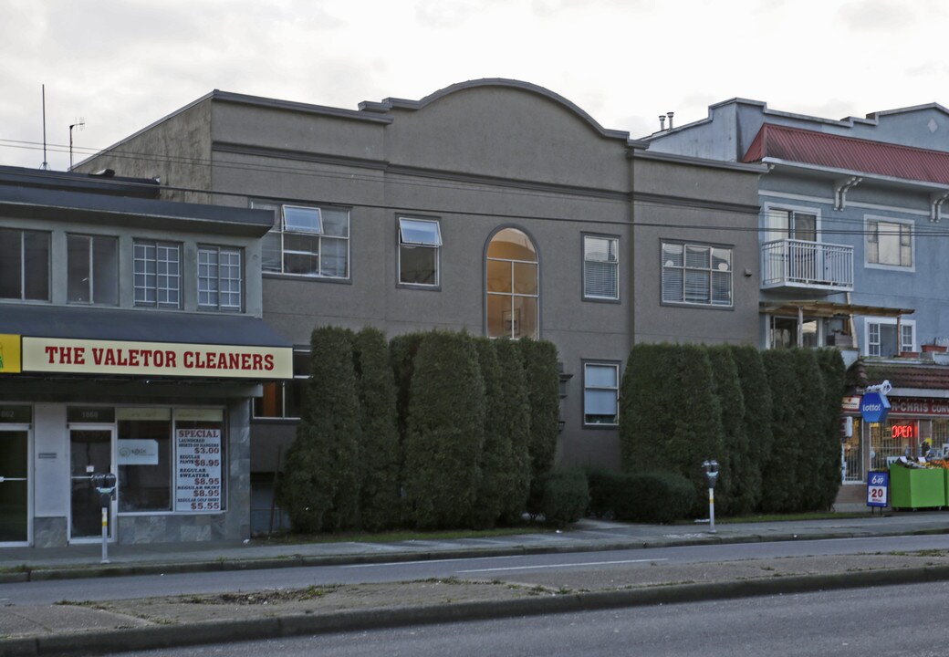 Maple Gardens in Vancouver, BC - Building Photo