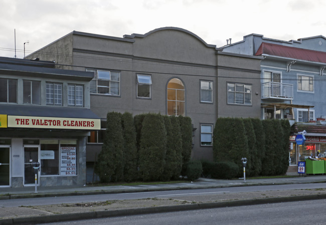 Maple Gardens in Vancouver, BC - Building Photo - Primary Photo