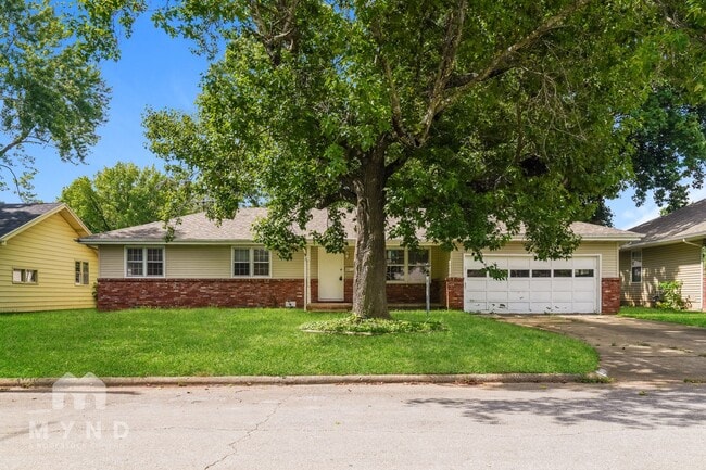 property at 1258 E Edgewood St