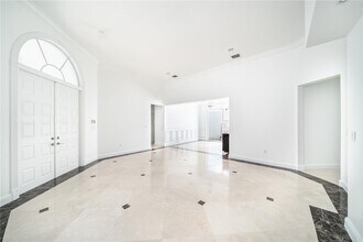 3975 194th Trl in Golden Beach, FL - Building Photo - Building Photo
