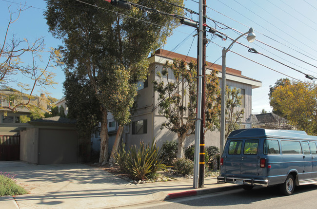 2435 2nd St in Santa Monica, CA - Building Photo - Building Photo