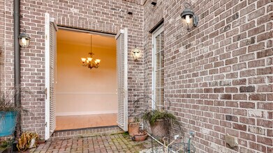 407 E Hull St in Savannah, GA - Building Photo - Building Photo