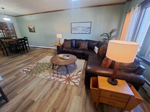 1213 Hammond Ave-Unit -1 in Superior, WI - Building Photo - Building Photo