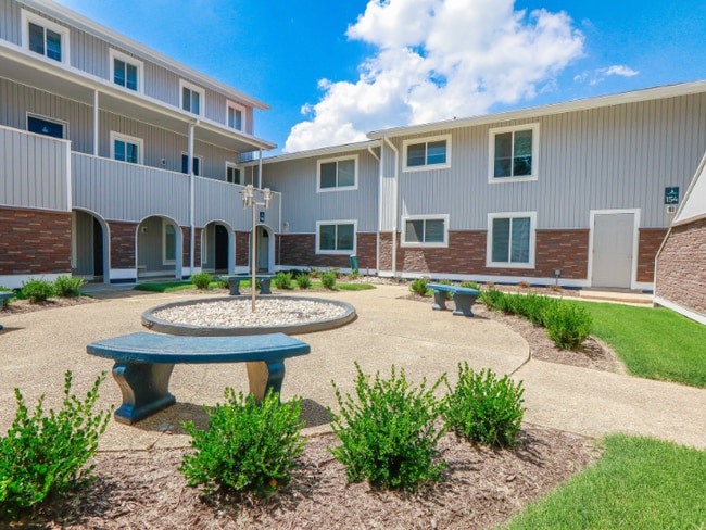 Hampton River Villas in Hampton, VA - Foto de edificio - Building Photo