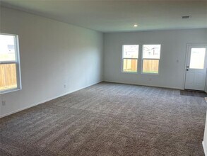 428 Halfmoon Dr in Lockhart, TX - Building Photo - Building Photo