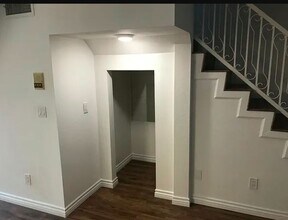 1122 N Columbus Ave in Glendale, CA - Foto de edificio - Building Photo