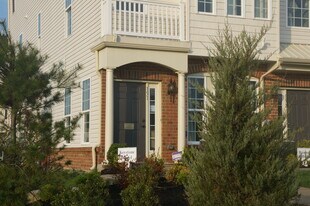 151 Kyle Dr, Unit 151 in Tinton Falls, NJ - Building Photo