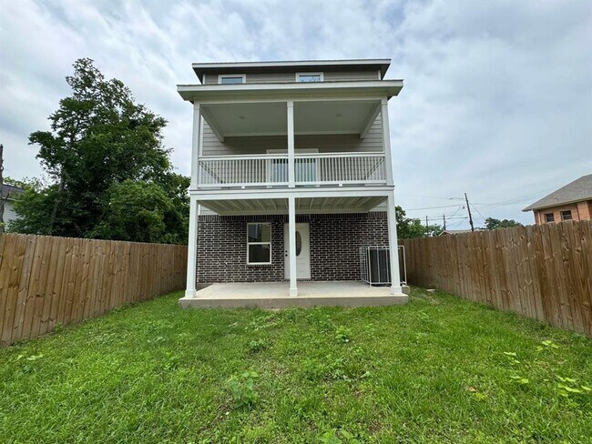 6814 Arabella St in Houston, TX - Foto de edificio - Building Photo
