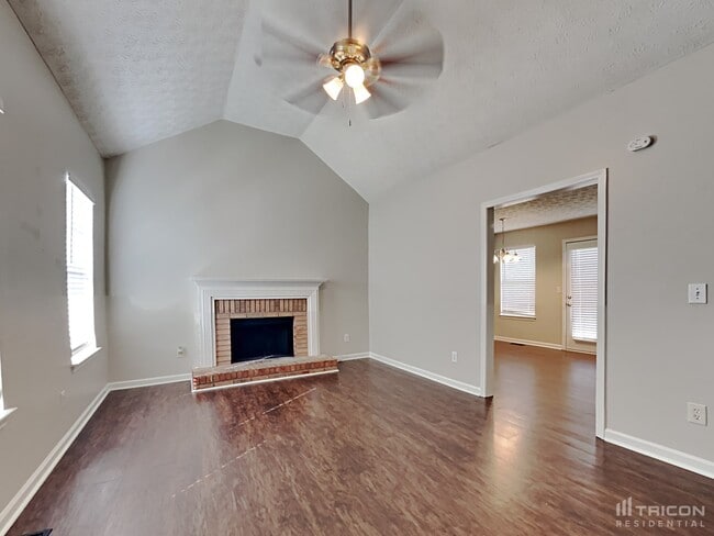 102 Thornwood Dr in Cartersville, GA - Building Photo - Building Photo