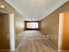 320 E Granada Way in Tracy, CA - Building Photo - Building Photo