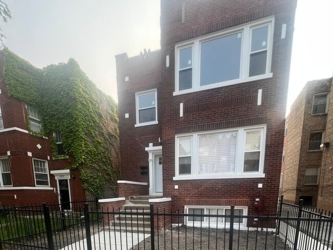 property at 10914 S Vernon Ave