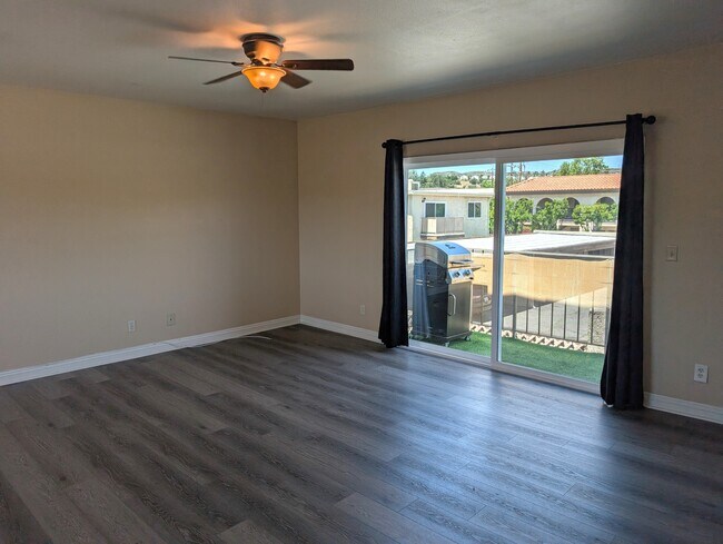31732 Ridge Rte Rd in Castaic, CA - Building Photo - Building Photo