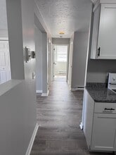 51 Alvarado Ave, Unit 104 in Worcester, MA - Building Photo - Building Photo