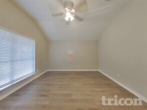 6129 Tilapia Dr in Fort Worth, TX - Foto de edificio - Building Photo