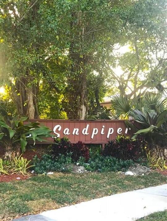 598 NE 199th Terrace in Miami, FL - Building Photo