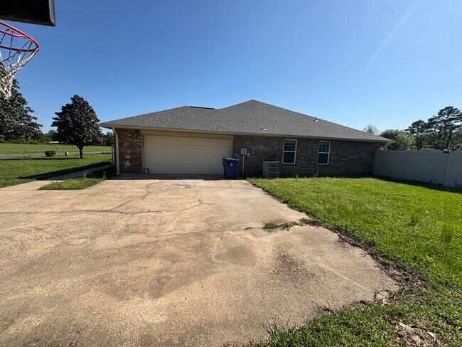 195 Planer Mill Rd in Deridder, LA - Building Photo - Building Photo