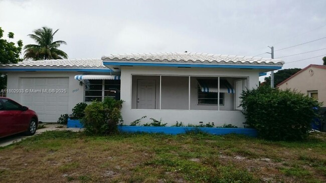 2407 Rodman St in Hollywood, FL - Building Photo - Building Photo