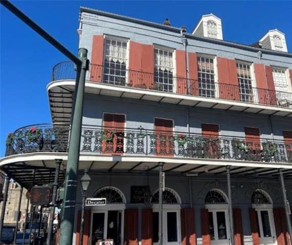 property at 601 Decatur St