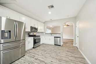4018 Raspberry Ct in Dickinson, TX - Building Photo - Building Photo