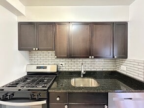 6830 N Sheridan Rd in Chicago, IL - Foto de edificio - Building Photo