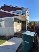 105-107 W 10th Ave in Post Falls, ID - Foto de edificio - Building Photo